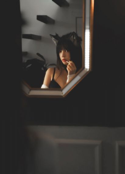 老板一边开会一边摸秘书_超清免费高清观看