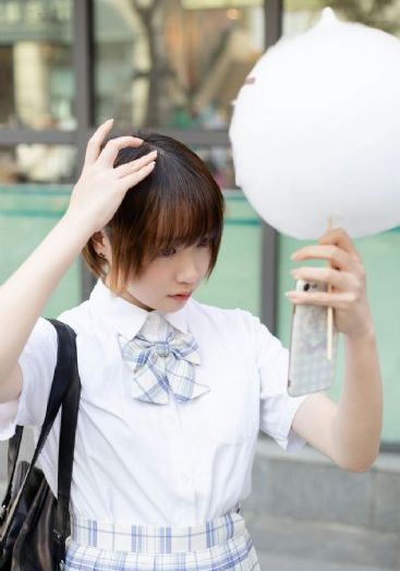 大胸的女大学生_1080完整视频观看