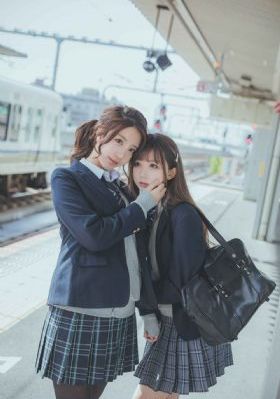 女人肌肌_720超清在线观看